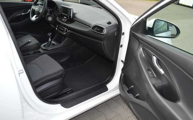 Hyundai I30 cena 29889 przebieg: 301850, rok produkcji 2017 z Zduńska Wola małe 191